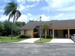 3/2 Waterfront Single Story Villa in Coconut Creek, FL