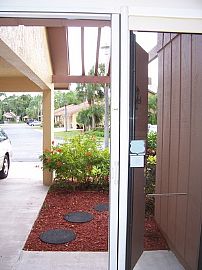 3/2 Waterfront Single Story Villa in Coconut Creek, FL (Photo 3 of 11)