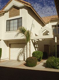 Showy 2-Story Townhouse in Mesa, AZ