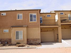 Spacious 3 Bedroom Townhome with Huge Liiving Areas in Colorado Springs, CO