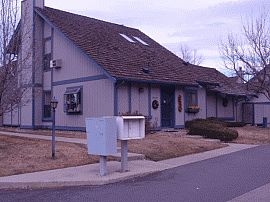 Fantastic 3 Bedroom Townhome on Golf Course in Aurora, CO