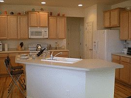 Elegant 3 Bedroom Home with Great Style in Aurora, CO (Photo 2 of 2)