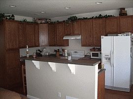 Deluxe 4 Bedroom Home with 3 Car Garage in Aurora, CO (Photo 2 of 2)