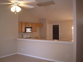Refurbished 3 Bedroom Homemove-In Special in Poinciana, FL (Photo 5 of 5)