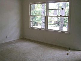 Nice Housefenced in Yardlocationlocationlocation in Marietta, GA (Photo 2 of 4)