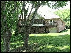 Delightful Lakefront Property in Loudon, TN (Photo 3 of 3)