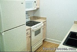 1 Bedroom 1 Bath Townhouse Modestly Priced in Louisville, KY (Photo 2 of 3)