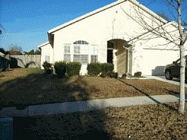 Quaint 3 Bedroom Home with Big Archway in Entrance in Green Cove Springs, FL