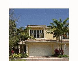 Gracious 3 Bedroom Townhome with 2 Car Garage in Fort Lauderdale, FL