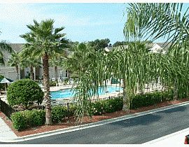 Prestigious 3 Bedroom Townhome in Oasis-Like Area in Sarasota, FL (Photo 2 of 2)