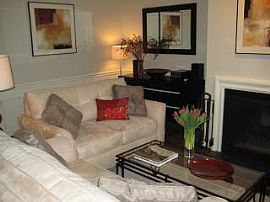  Bright Newly Renovated 1bdr Apt in Washington, DC (Photo 2 of 7)