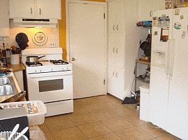 Exemplary 3 Bedroom Home in Beautiful Area in Kansas City, MO (Photo 2 of 2)