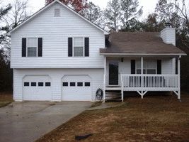 Attractive 3 Bedroom Home with Fully Equipped Kitchen in Rockmart, GA