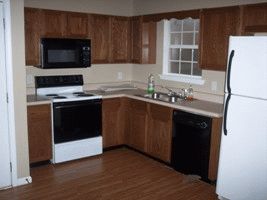 Attractive 3 Bedroom Home with Fully Equipped Kitchen in Rockmart, GA (Photo 2 of 2)