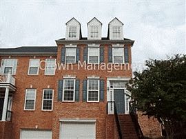 Conducive 3 Bedroom Townhouse with Private Deck in Smyrna, GA