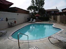 Colorful 2 Br 2 Ba Townhouse in El Cajon, CA (Photo 3 of 3)
