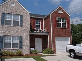 Desirable 3 Bedroom Townhouse with Attached Garage in Decatur, GA