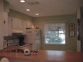 Gorgeous 2 Bedroom Townhouse in Nice Area in Clearwater, FL (Photo 2 of 2)