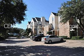 Enchanting 2 Bedroom Townhouse with Special Paint in Dallas, TX