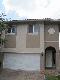 Impressive 3 Br 2.5 Ba Townhouse in Fort Lauderdale, FL