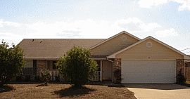 Darling 3 Bedroom Home with Gorgeous Hard  in Palm Coast, FL