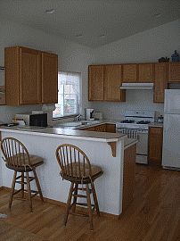 Adorable 3 Bedroom Home with Large Green Yard in Bellingham, WA (Photo 2 of 2)