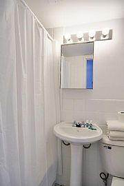 Furnished 2 Bedroom Apartment For Rent in Los Angeles, CA (Photo 5 of 5)