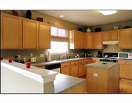 Beautiful 4 Br with Finished Basement in Aurora in Aurora, IL (Photo 3 of 8)