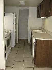 Pleasing 3 Bedroom Townhouse with Large Tile Floor in Glendale, AZ (Photo 2 of 2)