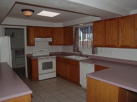 Sweet 3 Bedroom Home with Everything You Could Want in Tucson, AZ (Photo 2 of 2)