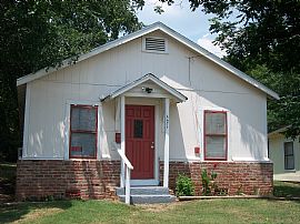 Leased! No Longer Available! Quaint 3 Br, 1 Ba  in Booneville, AR (Photo 9 of 11)