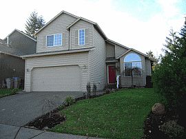 Lavish 3 Bedroom Home with Impressive Front Window in Sherwood, OR