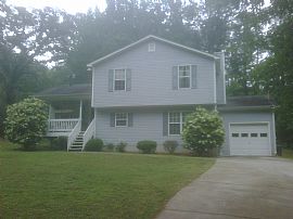 Private Split Level in Lawrenceville, GA
