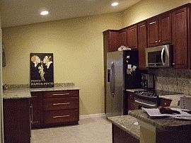 Adorable 3 Bedroom Townhouse with Vaulted Ceilings in Jacksonville, FL (Photo 2 of 2)