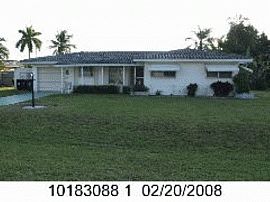 Convenient 3 Bedroom Townhouse with Access to Dock in Cape Coral, FL