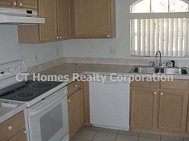 Comfortable 3 Bedroom Home with Glass-Top Stove/oven in Kissimmee, FL (Photo 2 of 2)