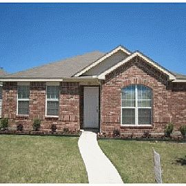 Tasteful 3 Bedroom Home with Brick Exterior in Dallas, TX