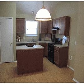 Tasteful 3 Bedroom Home with Brick Exterior in Dallas, TX (Photo 2 of 2)