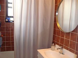 Beautiful 2bed/1.5bath with Scenic View in Forest Hills, NY (Photo 8 of 11)