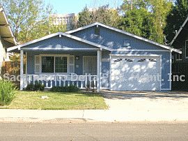 Enticing 3 Bedroom Home with Special Paint in Sacramento, CA
