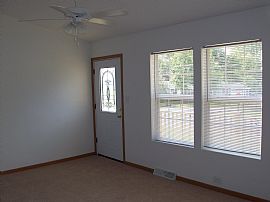 Property Id #: 0910 in Round Lake Beach, IL (Photo 3 of 4)