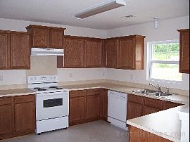 Great 2 Story, 3 Bedroom Home with Nice Kitchen in Charlotte, NC (Photo 2 of 2)