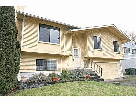 Phenomenal 3 Bedroom Home with Great Brick Fireplace  in Issaquah, WA