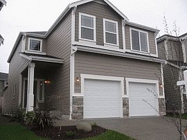 Distinctive 4 Bedroom Home with 2 Door Garage in Puyallup, WA