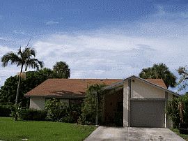 Sleek 4 Bedroom Home with Great Landscaping in Boca Raton, FL