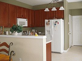 Charming 3 Bedroom Home with Gorgeous View in Orlando, FL (Photo 2 of 2)