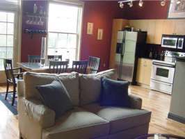 Fantastic 2-Story Loft in Historic Roswell in Roswell, GA