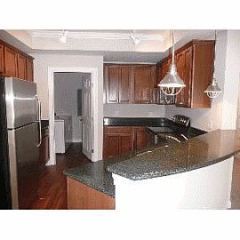 Terrific 3 Bedroom Townhouse with Nice Lighting Fixtures in Dublin, OH (Photo 2 of 2)