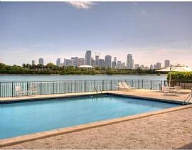 Updated 2 Bedroom, 2 Bath Condo with Dazzling Views in Venetian Islands, FL (Photo 11 of 12)
