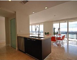 Updated 2 Bedroom, 2 Bath Condo with Dazzling Views in Venetian Islands, FL (Photo 2 of 12)